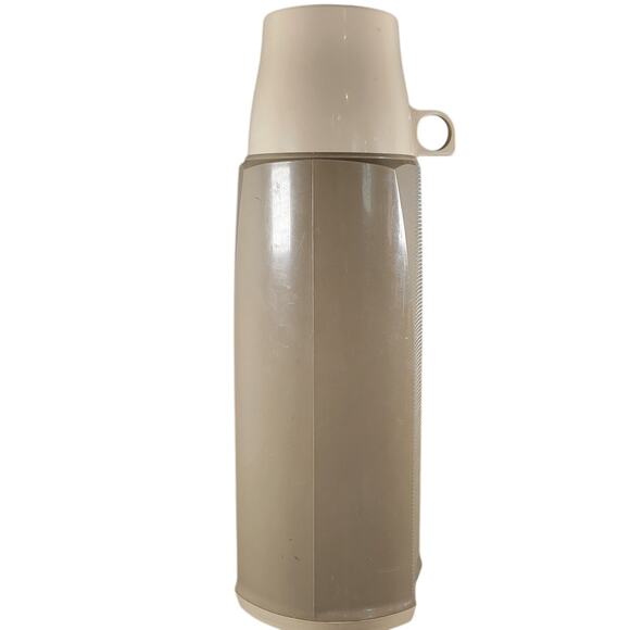 Vintage Thermos Brand 2404 Quart-Size Vacuum Flask Beige w/ Cups & Lid - Picture 5 of 13